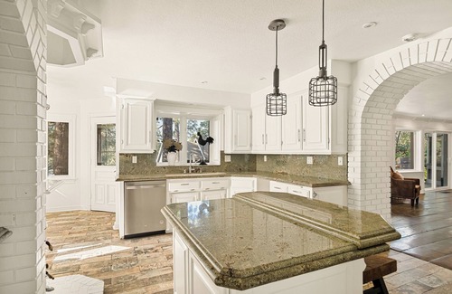 Lake Arrowhead House | Candyland Estate,Guest house,Indoor Spa, Sauna and Dock for Swimming and Fishing