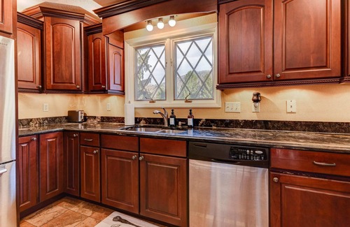 Fletcher House | CANE CREEK VILLA! Pool, Hot Tub, Game Room! Mountain View!