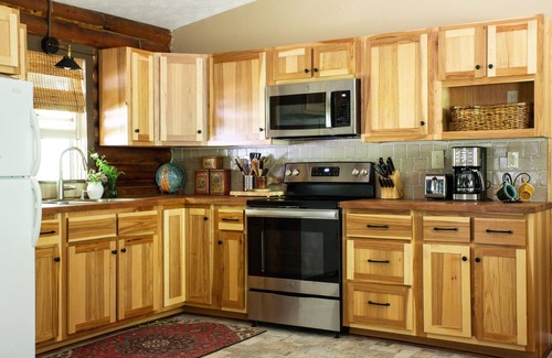 Burnsville House | Cane River Cabin - River Front - 3 BR - 2 Bath