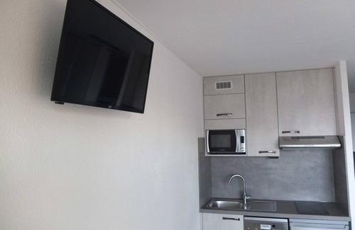 La Cote Radieuse Apartment | Canet plage studio with pool sea view direct beach access