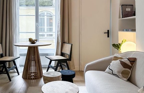 6th Arrondissement Apartment | Canettes Deluxe Apartment