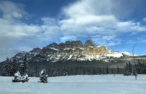Cougar Creek Apartment | Canmore Windtower Hotel Room