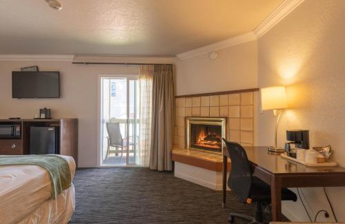 Lighthouse District Hotel | Cannery Row Inn