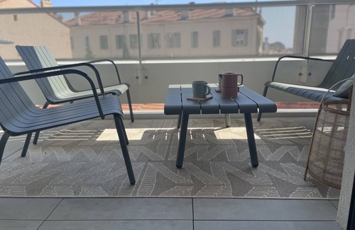 Riou - Petit Juas - Av de Grasse Apartment | Cannes, apartment with parking + terrace, 10 min walk from the beach
