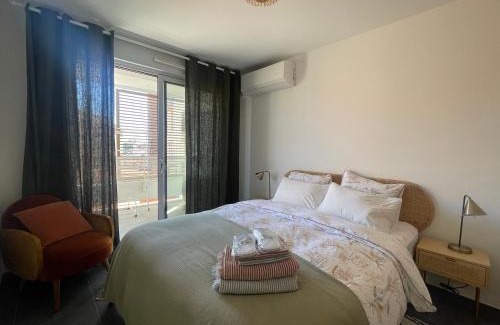 Riou - Petit Juas - Av de Grasse Apartment | Cannes, appartement avec parking+terrasse, Croisette à pied!
