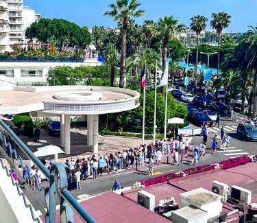 Cannes City Centre Apartment | Cannes Croisette Superbe 3P front de mer