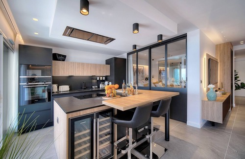 Villeneuve Loubet Beach Apartment | Cannes Luxury Rental - Stunning sea front apartment
