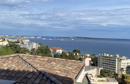 La Croix des Gardes Apartment | Cannes, Magnificent T2 Villa with sea view, swimming pool, park, parking