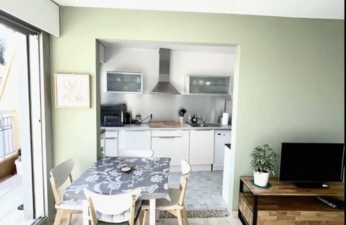 Mandelieu-La-Napoule Apartment | CANNES MARINA BRIGHT 2 ROOMS