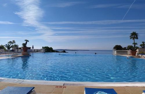 La Croix des Gardes Apartment | Cannes & More