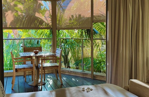 Riou - Petit Juas - Av de Grasse Hotel | Cannes Villa St Barth