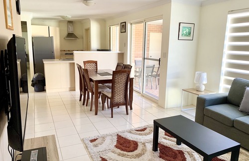 Cannington House | Cannington Home Accommodation House 1 (4 bedrooms & 2 bathrooms)