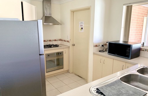 Cannington House | Cannington Home Accommodation House 1 (4 bedrooms & 2 bathrooms)