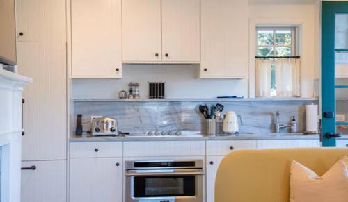 Hampton Bays Hotel | Canoe Place Inn & Cottages