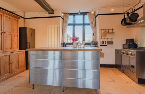 Wotton-under-Edge Cottage | Canons Court Lodge - Wotton-Under-Edge - Dog friendly
