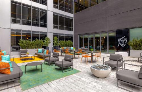 Upper Jarvis Hotel | Canopy By Hilton Toronto Yorkville