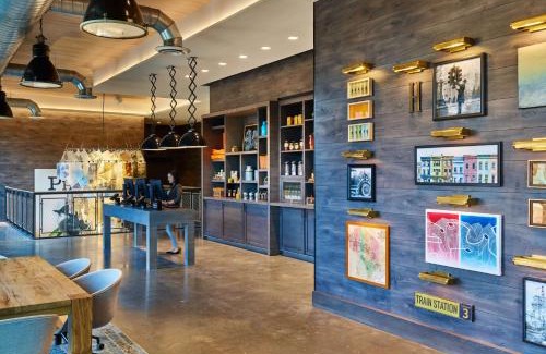 North Bethesda Hotel | Canopy By Hilton Washington DC Bethesda North