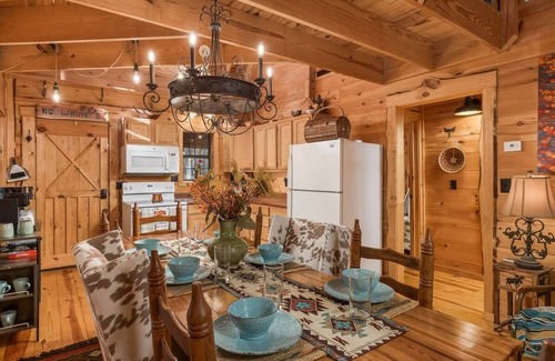 Mentone House | Canopy Woods - 2 beautiful homes with a hot tub