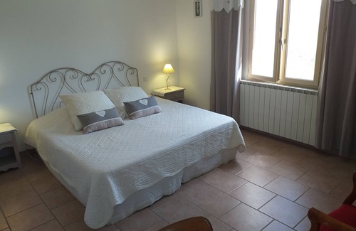 Lacoste House | Cante Grillet en provence au pied du Luberon LACOSTE (84480) Chambre NAIS
