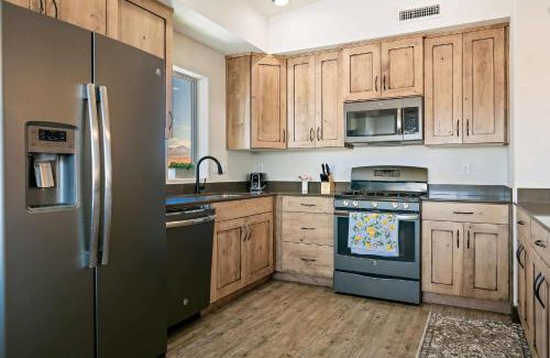 St. George Apartment | Canthony's Cottage W301 condo