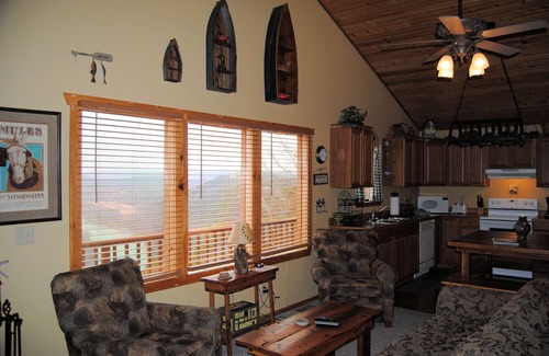 Eureka Springs Cabin | Canucanoe Riverview 3 Bedroom Riverview Family Cabins