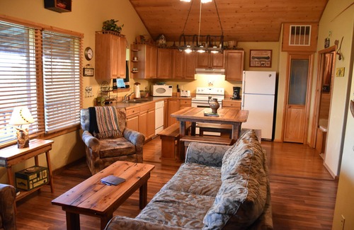 Eureka Springs Cabin | Canucanoe Riverview 3 Bedroom Riverview Family Cabins