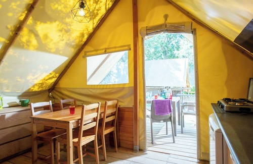 Bouzigues Cabin | Canvas hut near Etang de Thau! Book on : https:/www.lou-labech.fr/