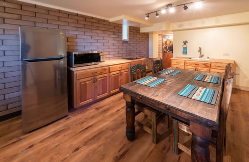 Los Alamos Apartment | Canyon and Mountain Views