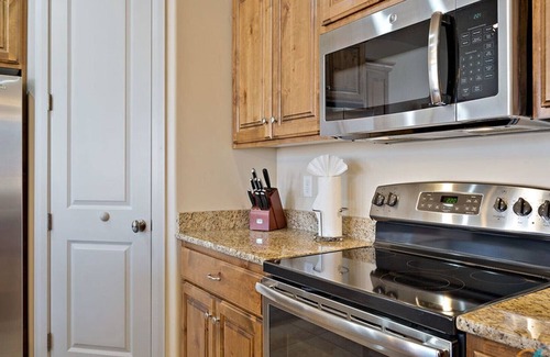 Washington House | Canyon Oasis - 4 bed home in Coral Ridge!