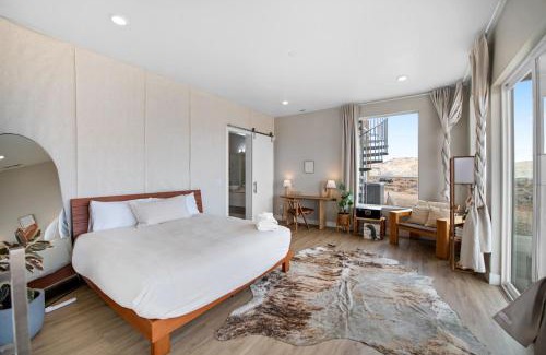 Big Water House | Canyon Oasis suite with Grand Mesa view