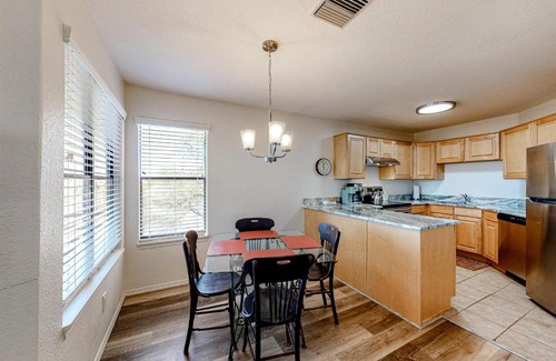 Tucson Apartment | Canyon View #1203