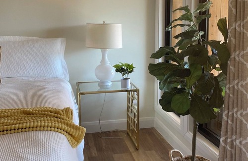 Mission Hills Apartment | Canyon View in peaceful Mission Hills