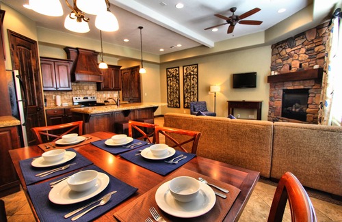 Washington Apartment | Canyon Villas at Coral Ridge