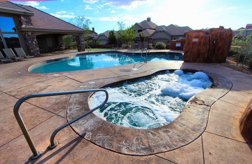 Washington Apartment | Canyon Villas at Coral Ridge