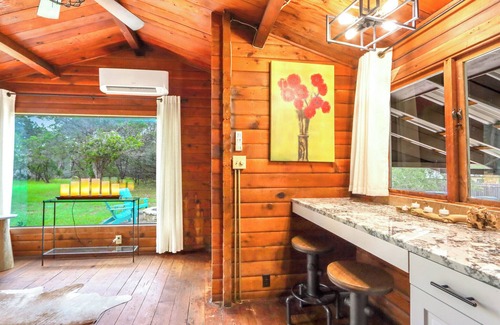 Wimberley Cabin | Canyon Vista I Romantic, hot tub, log cabin