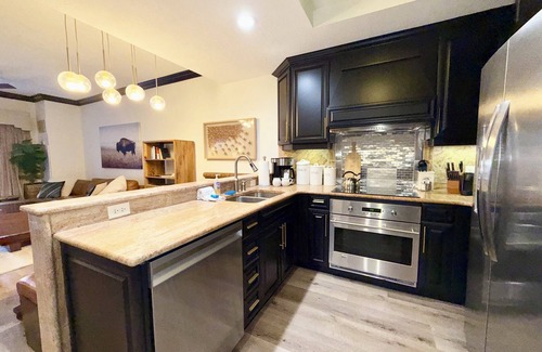 Park City Condo | Canyons Park City Ski in/Out! 2 room MTN VIEWS Steps to REDPINE Gondola WESTGATE