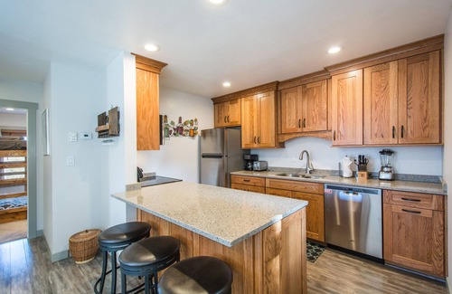 South Snyderville Basin Condo | Canyons View 20: 2 bedroom 2 bath nicely updated condo