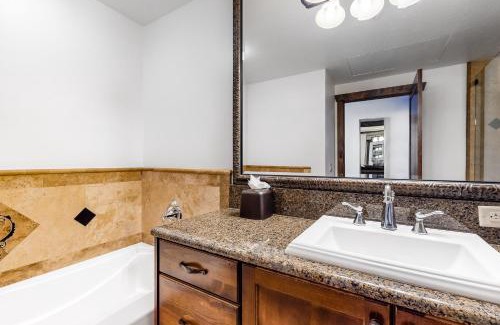 Park City House | Canyons Village Centric Studio 423 C - Two Queen