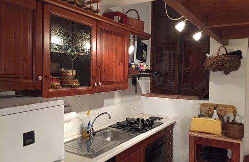 Cap-d'Antibes Apartment | Cap d'Antibes, close to the water, air-conditioned, apartment in charming property