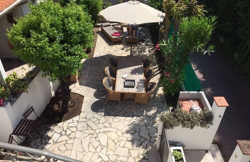 Cap-d'Antibes Apartment | Cap d'Antibes, close to the water, air-conditioned, apartment in charming property