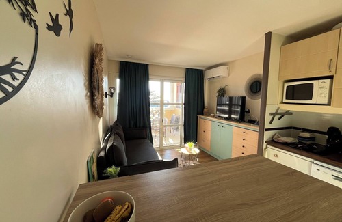 Cap Esterel Apartment | Cap Esterel, T2 Confortable 4/5 Personnes, Climatisé Avec Très Belle vue sur mer