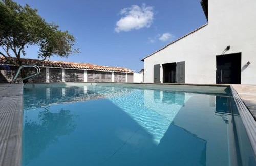 Saint-Martin-de-Re House | CAP O SUD grande maison avec Piscine à St Martin de Ré