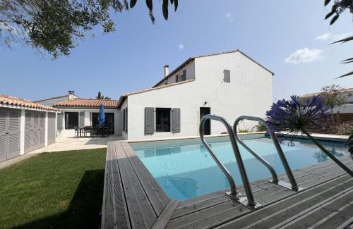 Saint-Martin-de-Re House | CAP O SUD grande maison avec Piscine à St Martin de Ré