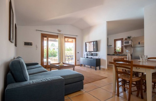 Budoni Villa | " Capannizza Villas " , Stige , PRIVATE HEATED POOL ,600 meters from the beach