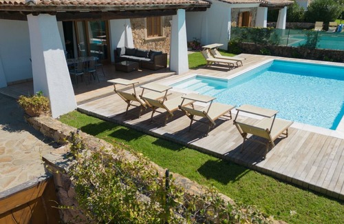 Budoni Villa | " Capannizza Villas " , Stige , PRIVATE HEATED POOL ,600 meters from the beach