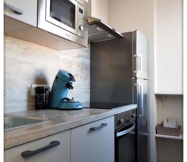 Mediterranee Apartment | -CAPCIR- Standing, cosy, 50m de la plage, parking, wifi