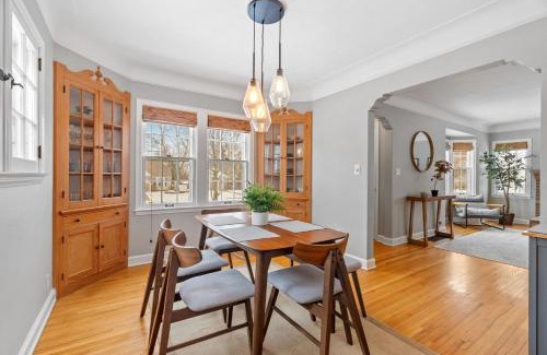 Diamond Lake House | Cape Cod Charmer