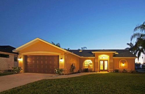 Pelican House | Cape Coral Abode - Near Sun Splash Park and Beach!