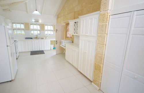 Long Bay House | Cape Coral On The Sea! Near Sam Lords Castle And Crane Beach!