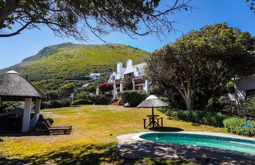 Scarborough House | CAPE DUTCH VILLA IN 1/2 ACRE PROPERTY, <3 MINUTES WALK FROM THE BEACH.